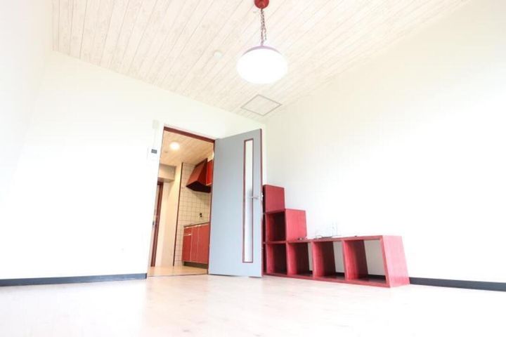 F愛光マンション408の居間