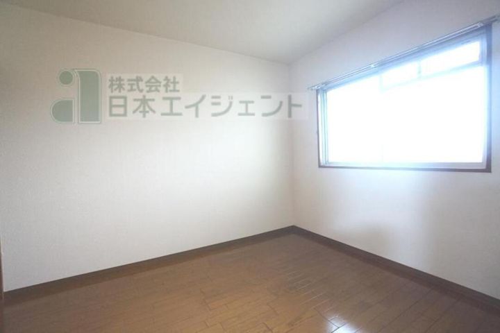 シャルマン市坪302の内装