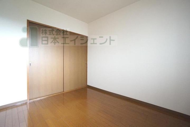 シャルマン市坪302の内装