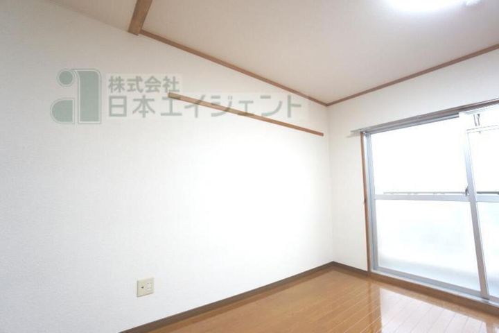 シャルマン市坪302の内装