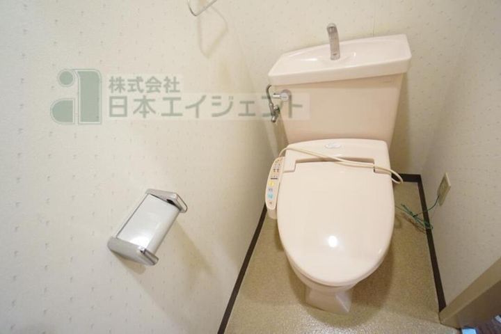 シャルマン市坪302の内装