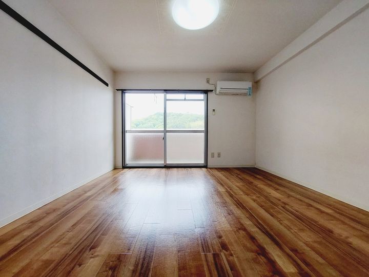 シェレナ辻町507の居間