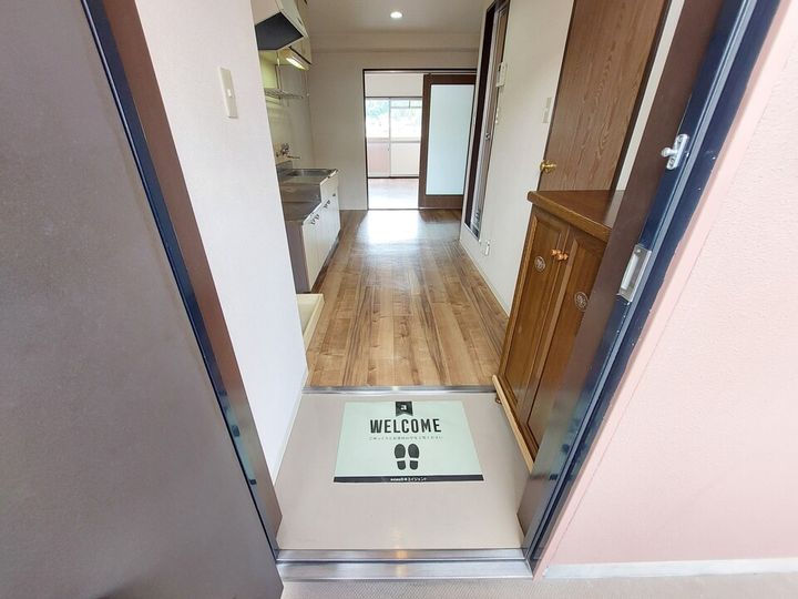 シェレナ辻町507の玄関