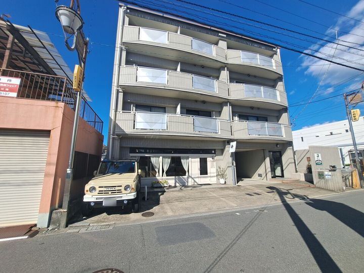 ペルル・ブラン403の外観