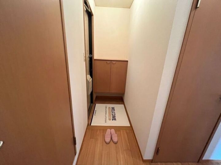 エントピア余戸202Bの玄関