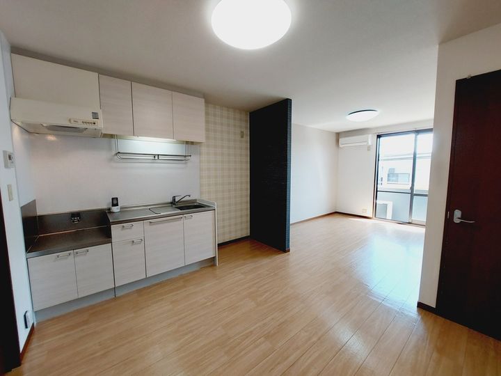 グランシード森202の居間