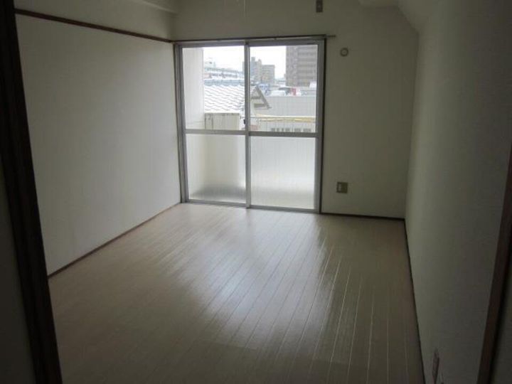 メゾン北斗302の居間