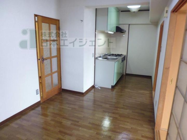 道後山本ビル510の居間