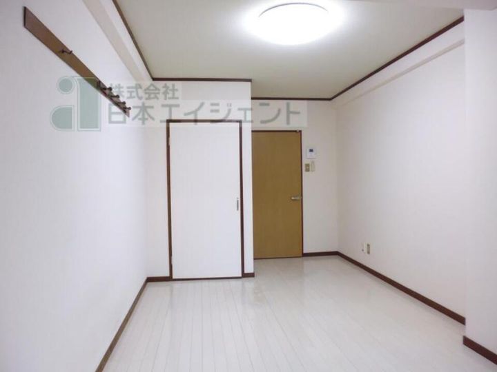 ボナール一番館102の居間