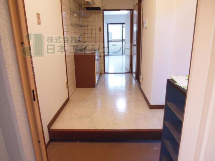 ボナール一番館102の玄関