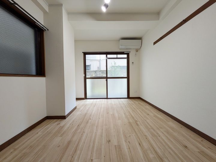 ボナール一番館106の居間