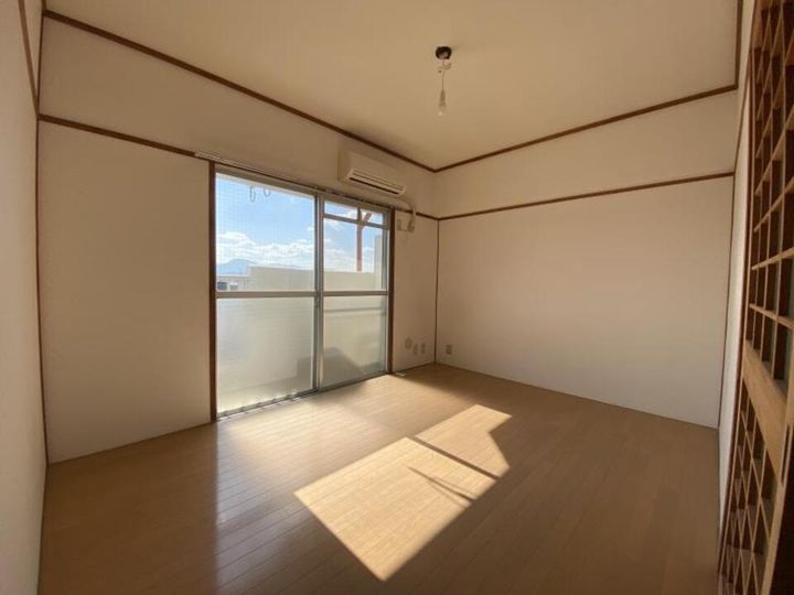 イーストレジデンス大和307の居間