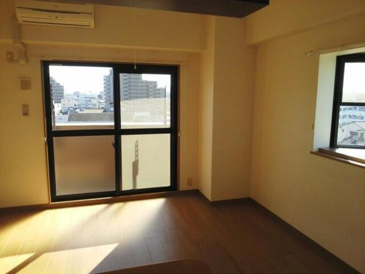 アルカンシエル・オーブ607の居間