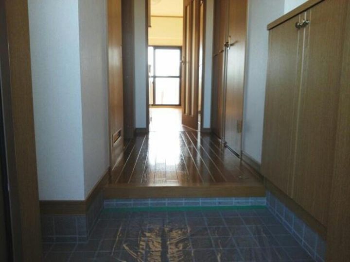 アルカンシエル・オーブ607の玄関