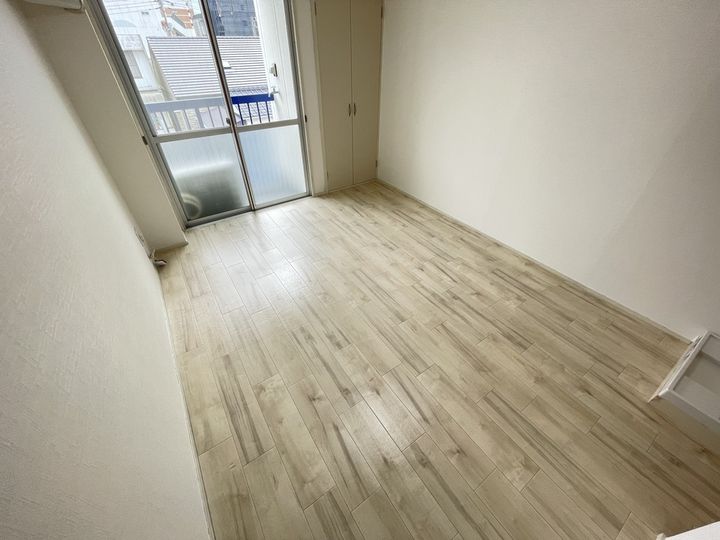 ブランドール松前町401の内装