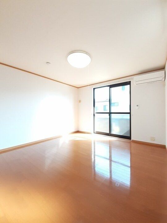 アンジュベリーA102の居間