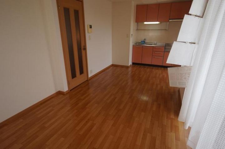 リヴァーパークB棟201の居間