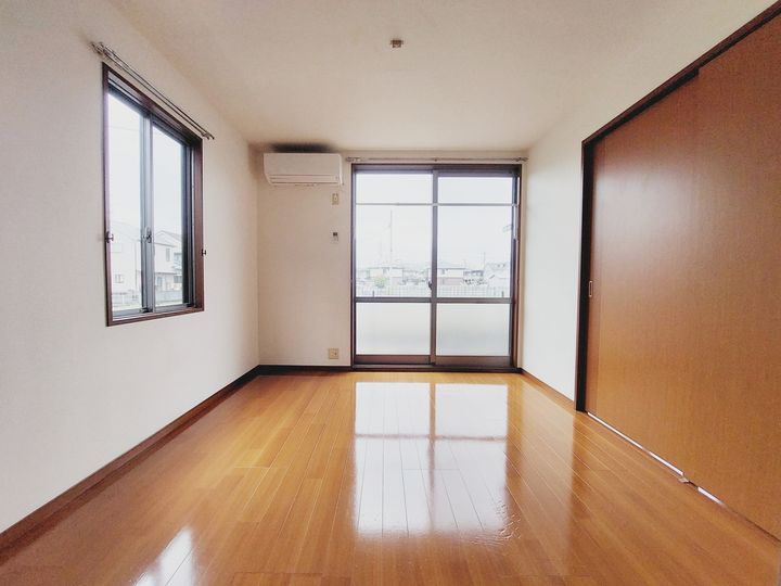 フレグランスいずみ南103の居間