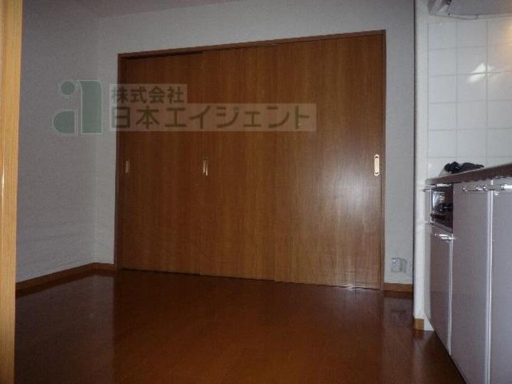ライフコート千舟206の居間