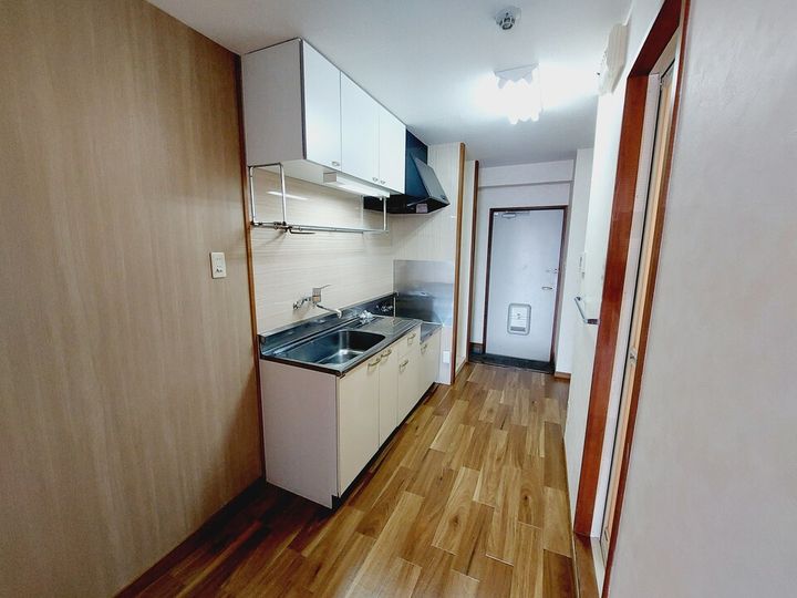 リヴィエール山越602の居間