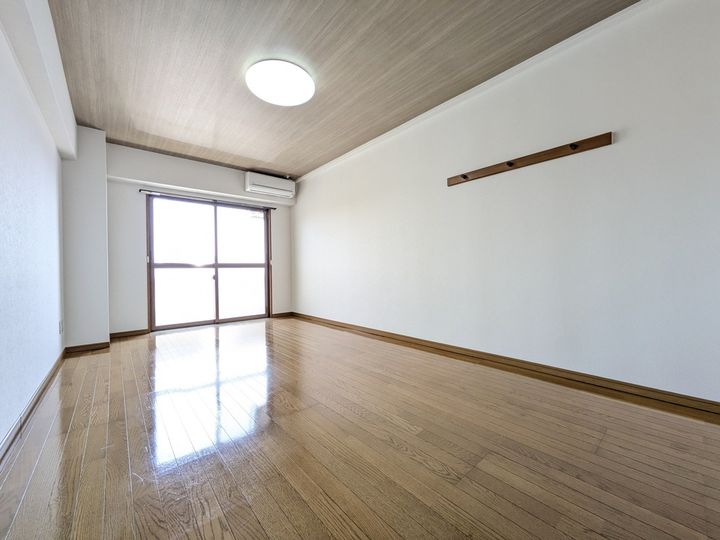 リヴィエール山越602の内装