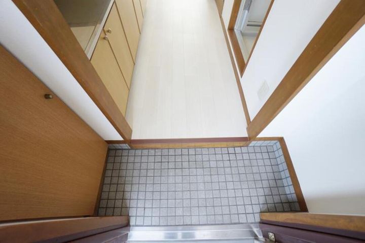 シンセイビル207の玄関