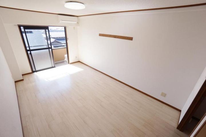 シンセイビル303の居間