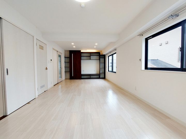 北持田館203の居間