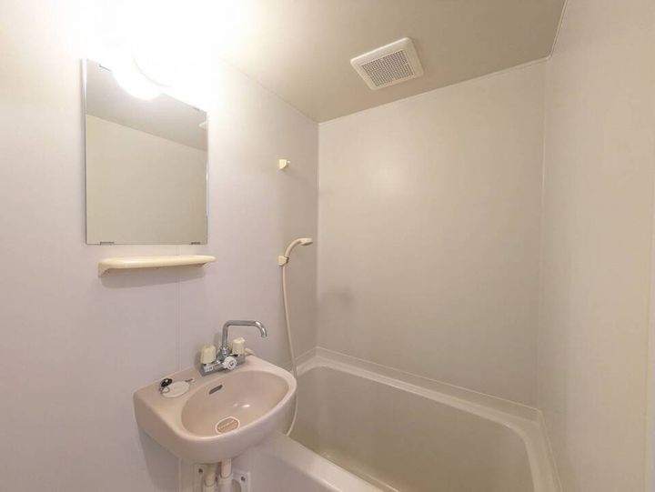 ルミエールシンコウ201の風呂