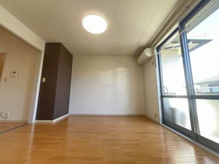 バリュージュ生石B201の内装