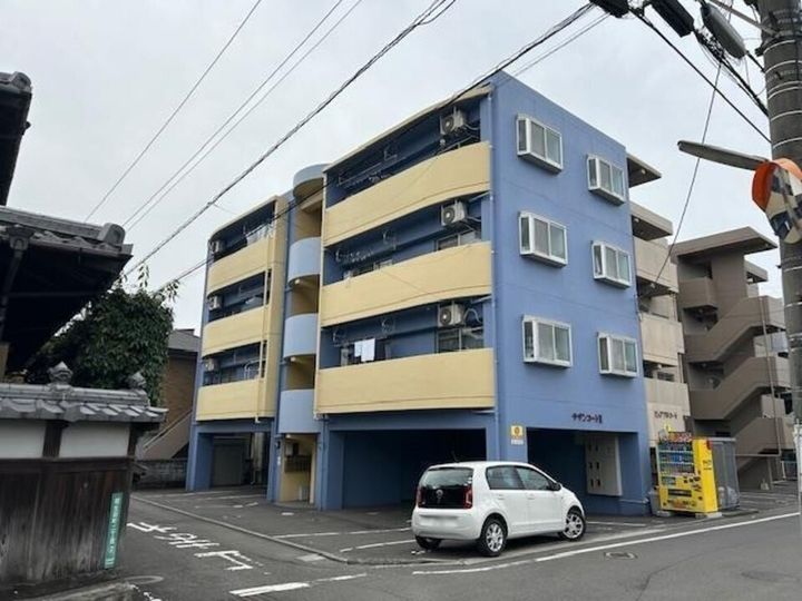 クエストコート202の外観