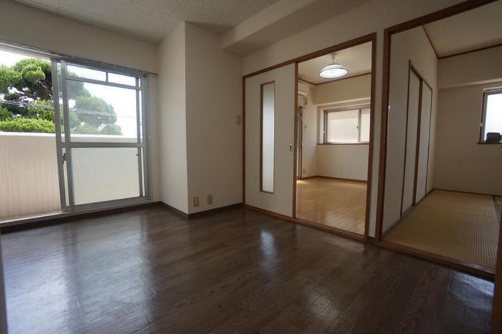 クエストコート202の居間