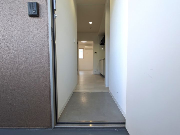 ジャンヌ喜与町208の玄関