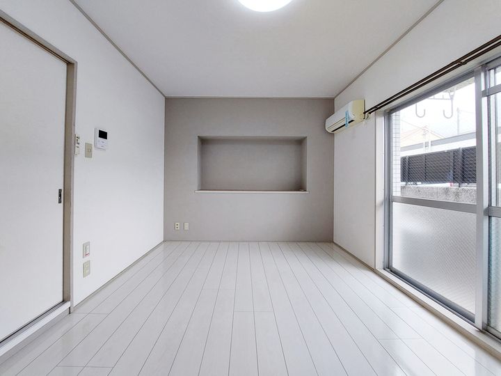 マ・メゾン山越101の居間