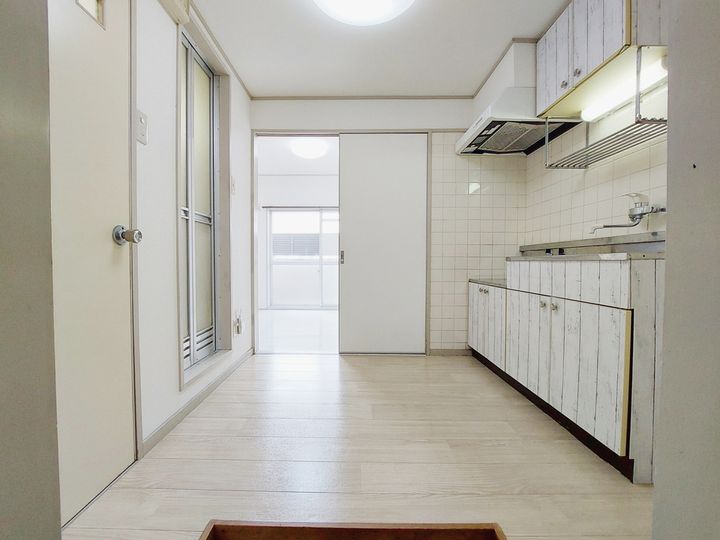 マ・メゾン山越101の玄関