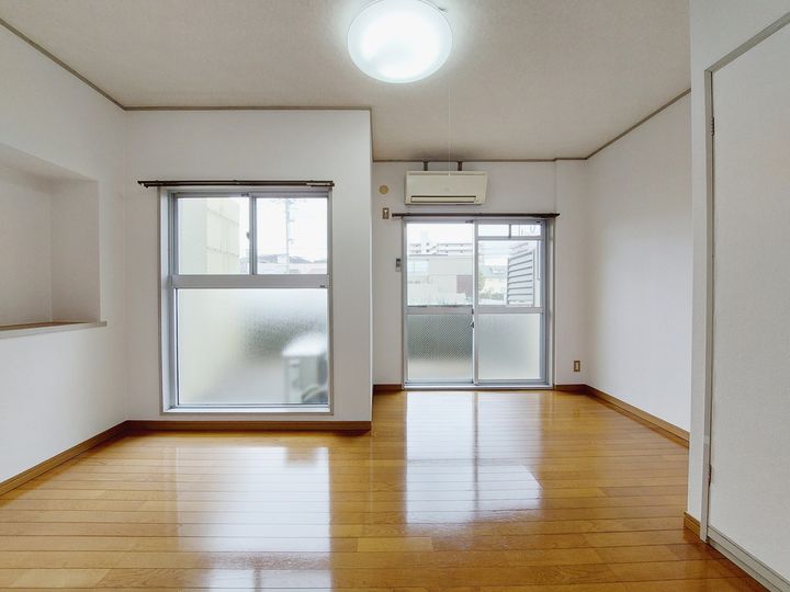 マ・メゾン山越103の居間