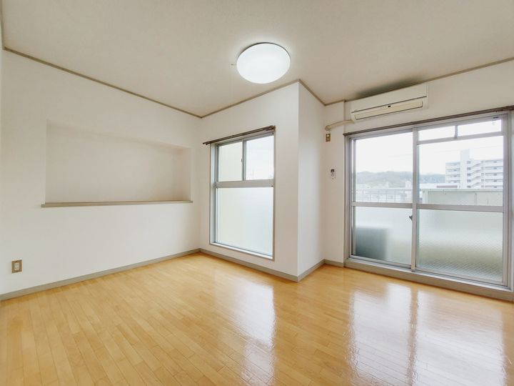 マ・メゾン山越303の居間