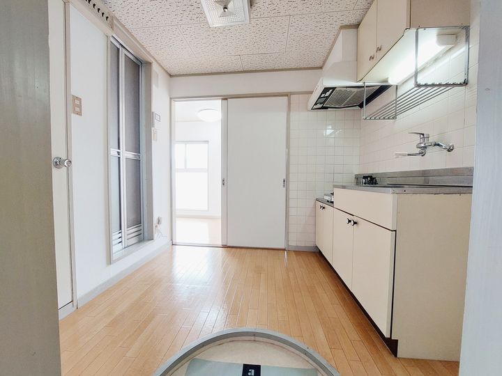 マ・メゾン山越303の玄関