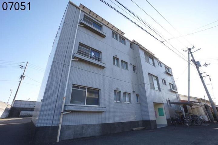 コーポ谷町301の外観