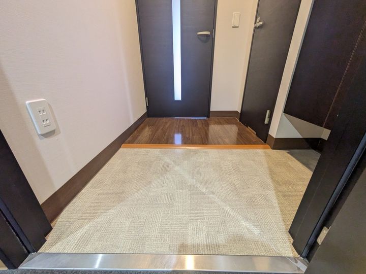 大手町ジョア802の玄関