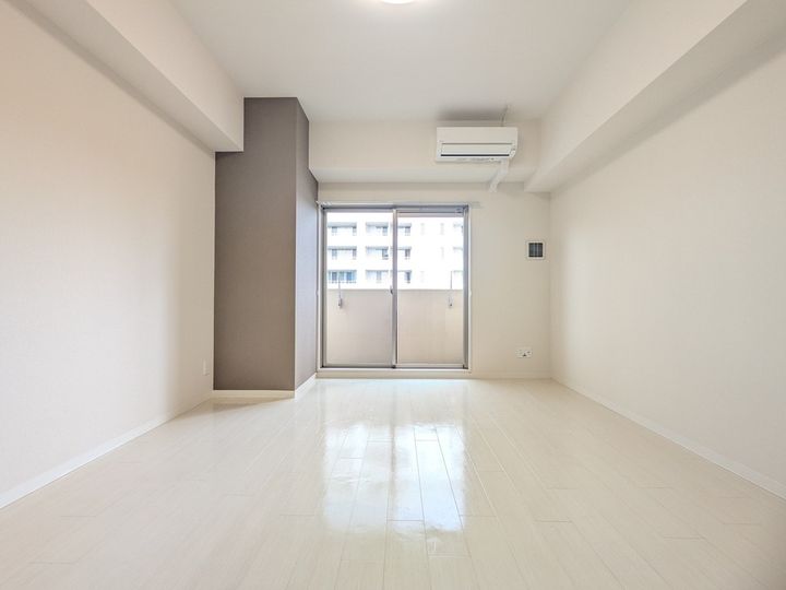 ヴィゴーレ本町801の居間