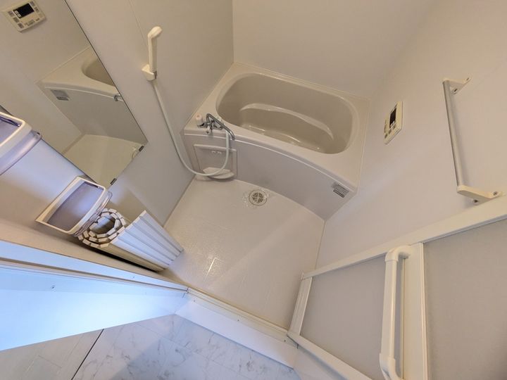 ヴィゴーレ本町801の風呂