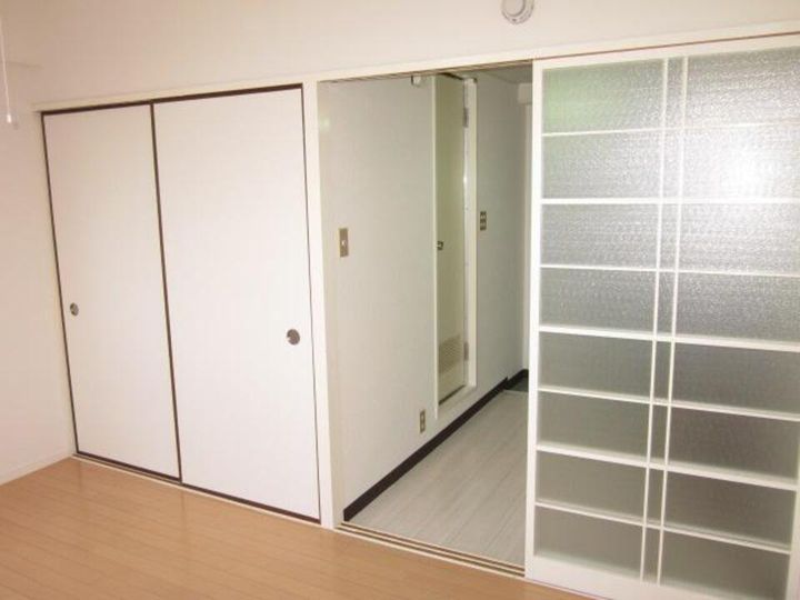 大森フラット室町303の居間