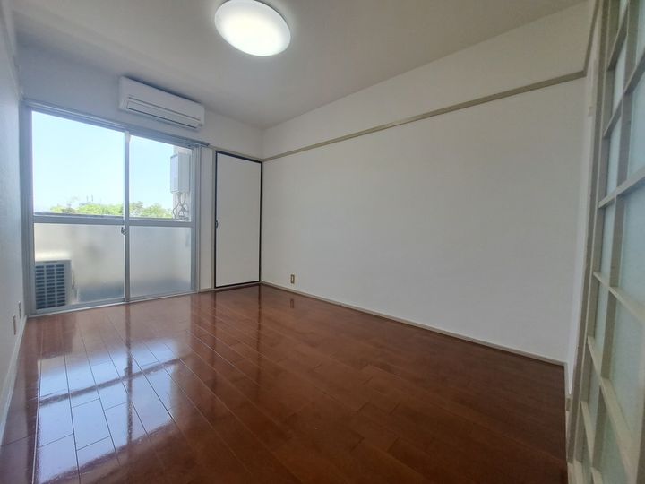 第4杉フラット503の居間