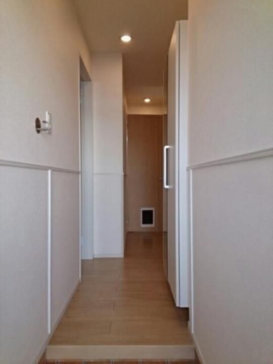 アーク・ガーデンB102の玄関