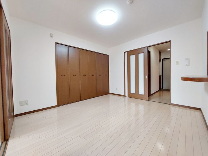 メゾン・ド・セシリア 2503の居間