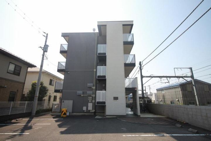 レオパレス松山保免308の外観