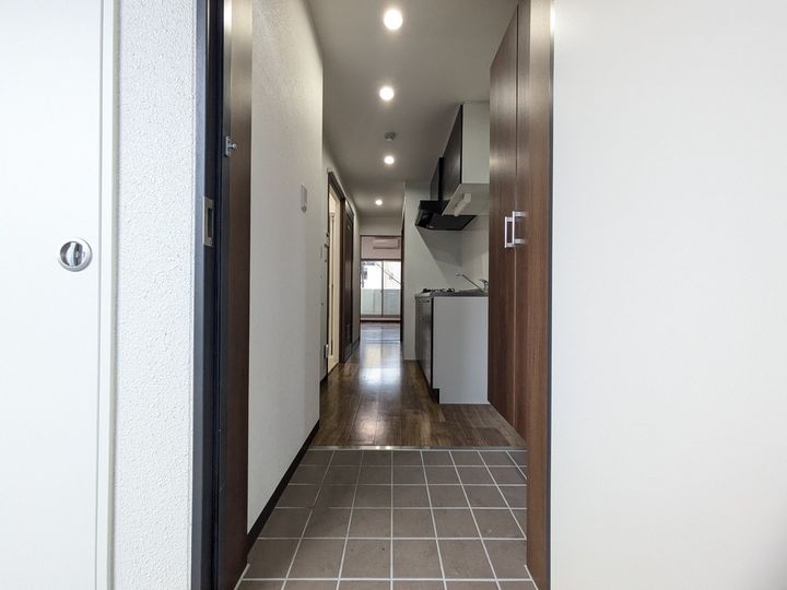 ミモザヒルズ古町302の玄関