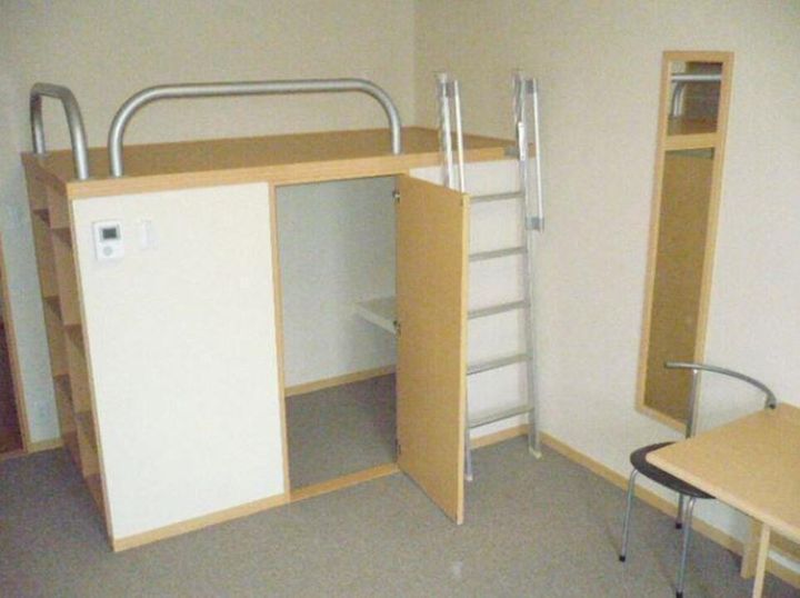 レオパレスマドンナ 2204の居間