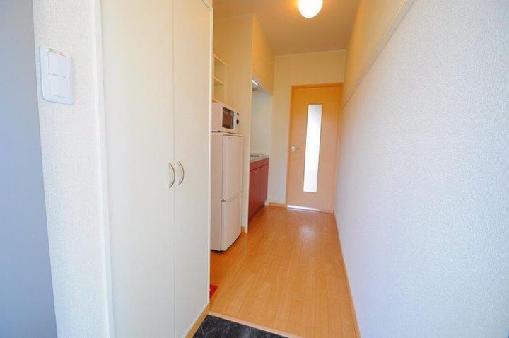 レオパレスマドンナ 2204の玄関